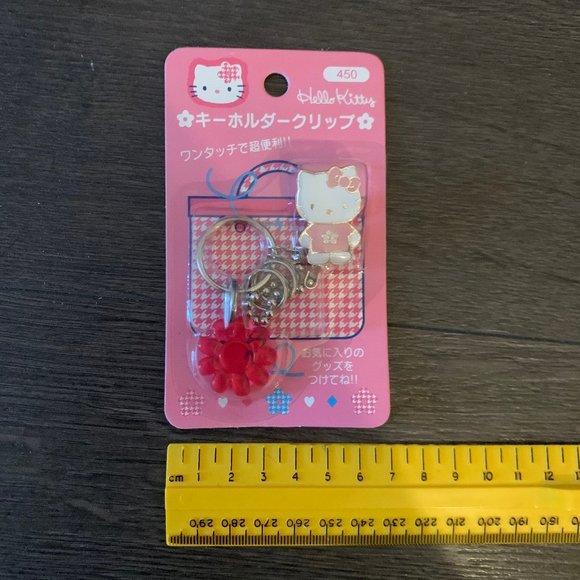 VINTAGE 1997 UNOPENED HELLO KITTY KEYCHAIN - Picture 1 of 8